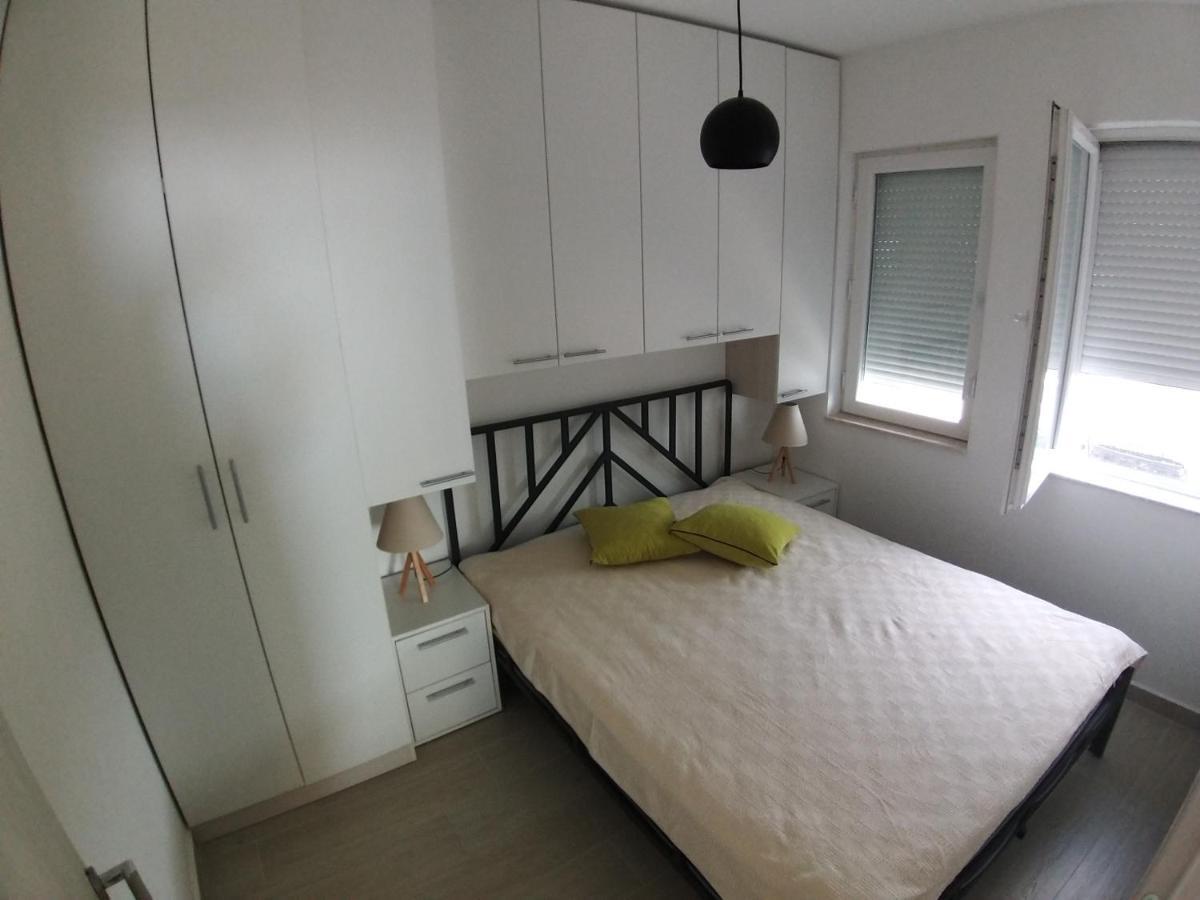 Apartman Dajoda 1 Bijela Exterior photo
